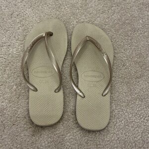 Havaianas Gold Women's Flip Flop Sandals - Size 7